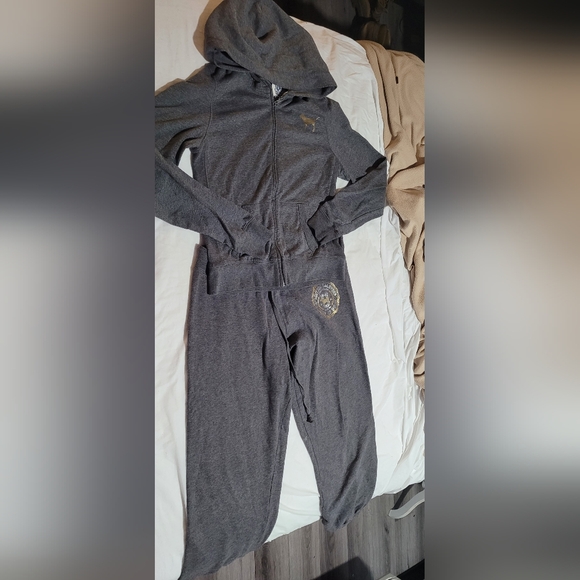 PINK Victoria's Secret Gray Sweatpants with Gold Lettering - Picture 6 of 8